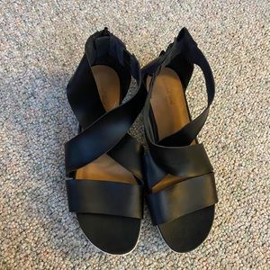 Platform like sandals